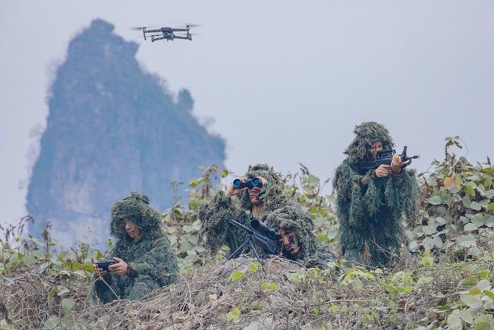 广西河池武警野外侦查训练