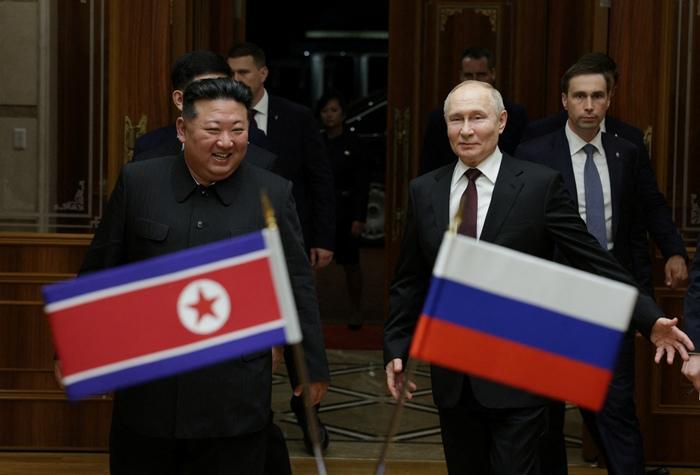 俄罗斯总统普京抵达朝鲜进行国事访问